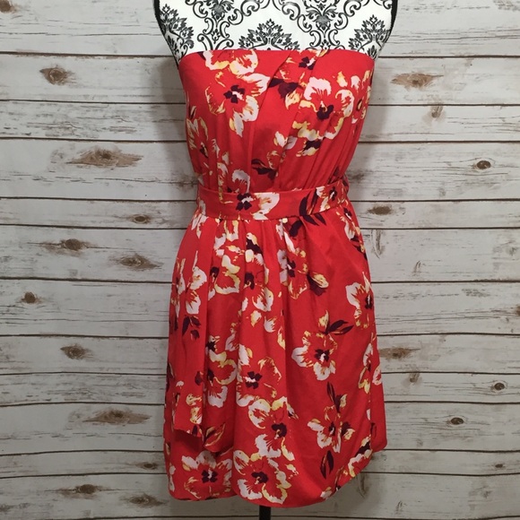 red floral strapless dress